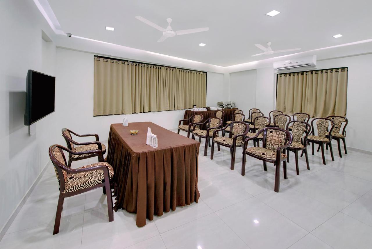 Hotel Shital Inn Ahmedabad Buitenkant foto